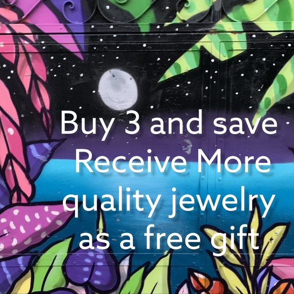 Gold red crystal love lips drop earrings with silver post - Picture 10 of 11